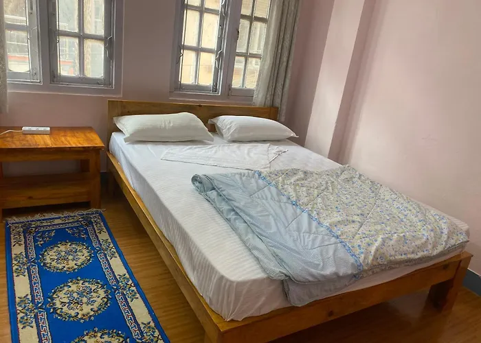 Проживание в семье Himalayan Vacation *